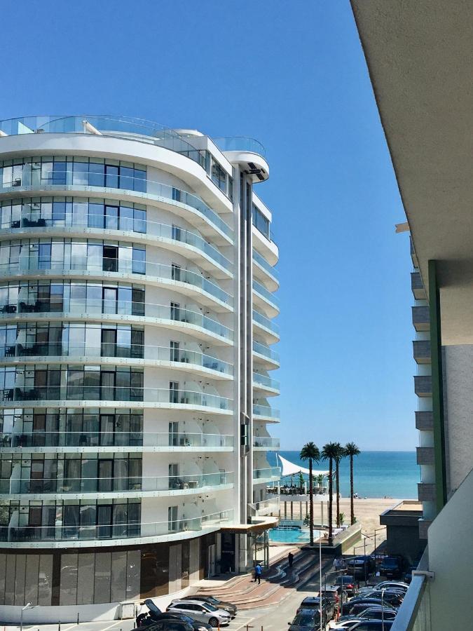 Lotus Blue Apartment Mamaia Bagian luar foto