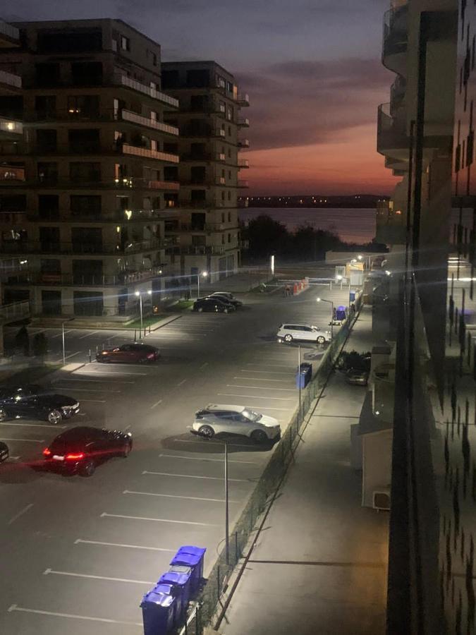 Lotus Blue Apartment Mamaia Bagian luar foto