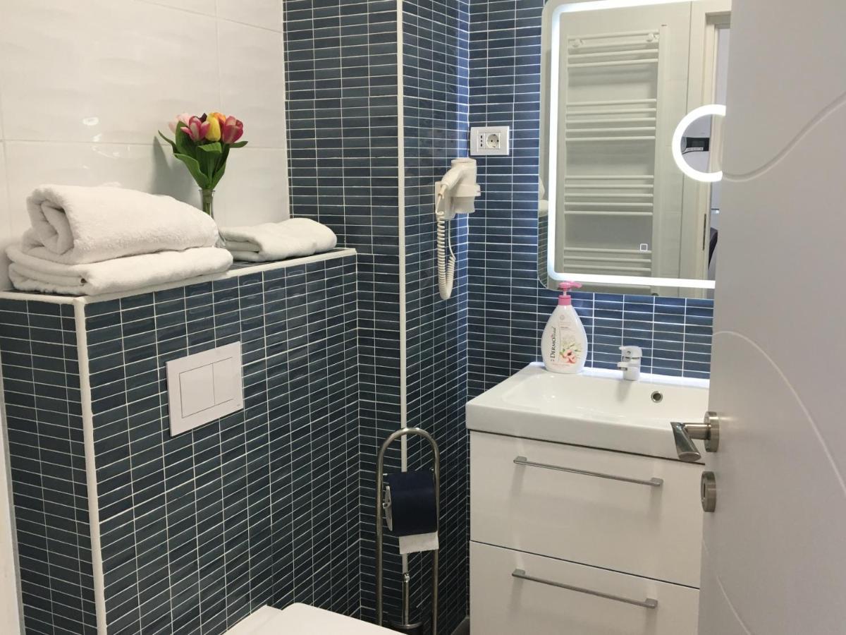Lotus Blue Apartment Mamaia Bagian luar foto