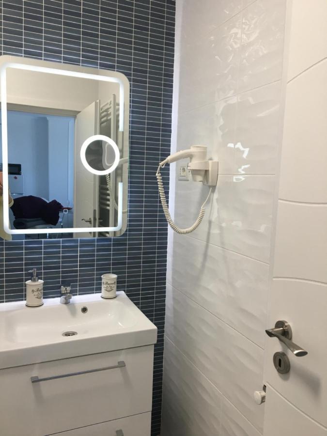 Lotus Blue Apartment Mamaia Bagian luar foto